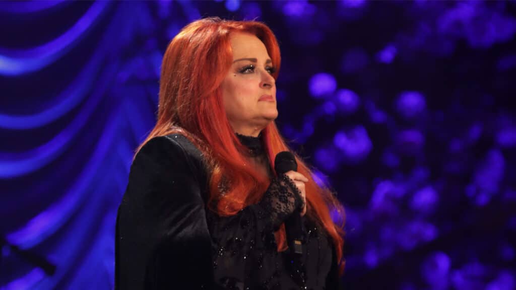 Wynonna Judd addresses fans after concerning behavior at CMA Awards sparks questions